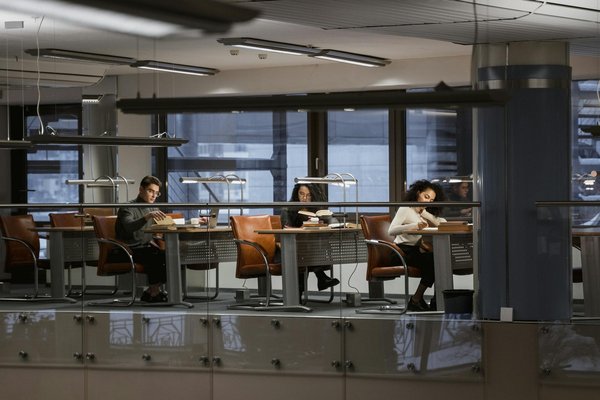 Découvrez les meilleures formations en plasturgie et composites pour avancer professionnellement